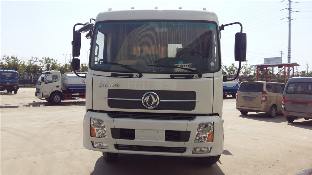東風(fēng)天錦清洗吸污車(chē)