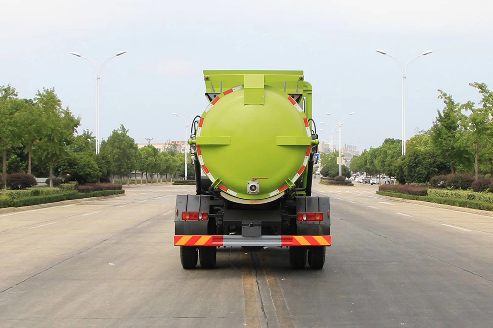 東風(fēng)專(zhuān)底餐廚垃圾車(chē)
